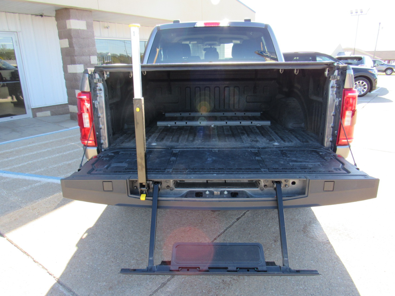 Ford F-150 XLT 4WD SuperCrew 5.5' Box 2023 Ford F-150 XLT 4WD SuperCrew 5.5' Box 2023