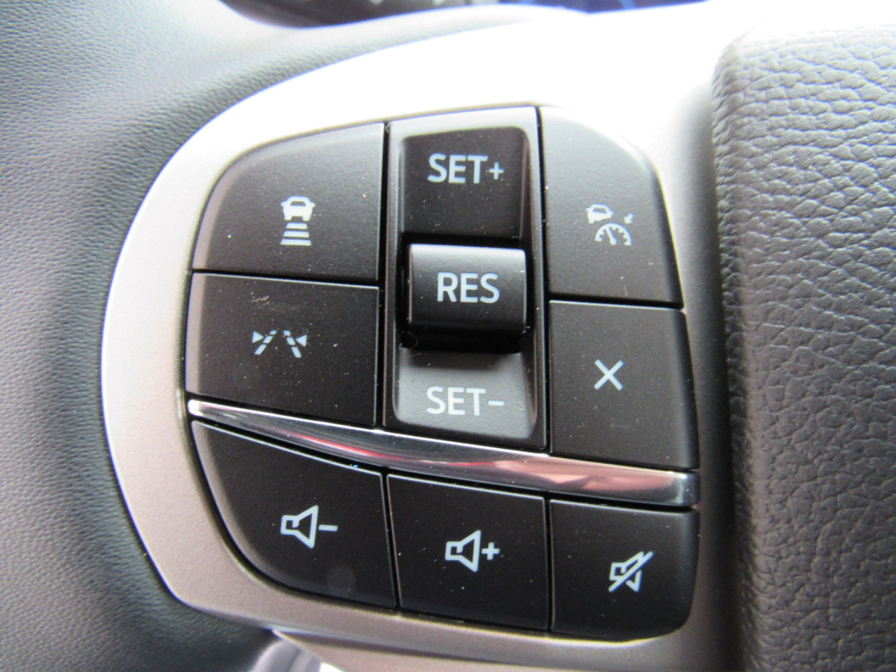 Ford Explorer Active 4WD 2026 Ford Explorer Active 4WD 2026