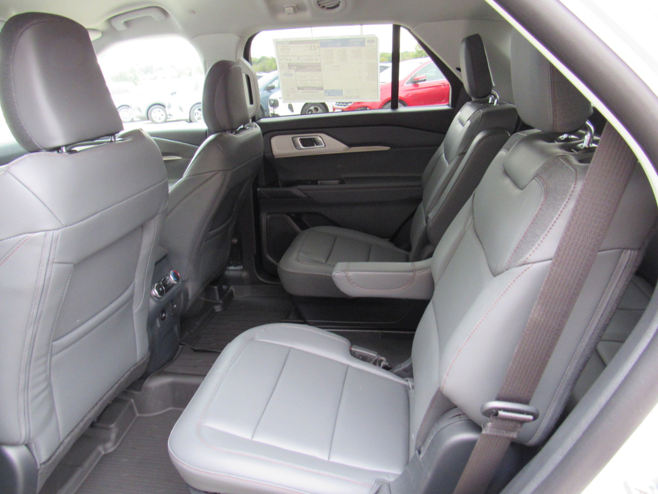 Ford Explorer Active 4WD 2026 Ford Explorer Active 4WD 2026