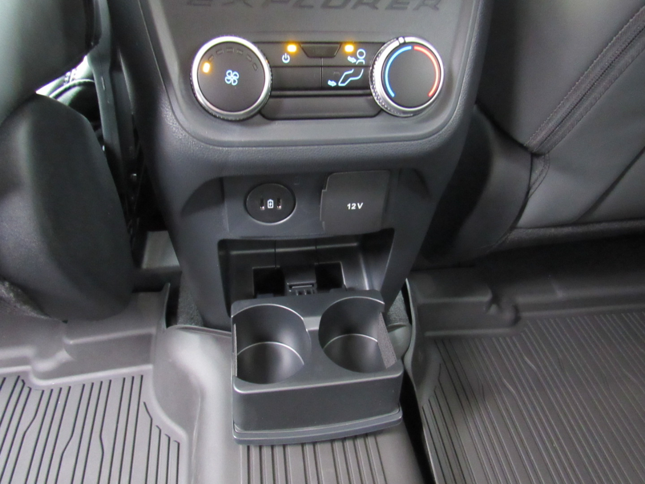 Ford Explorer Active 4WD 2026 Ford Explorer Active 4WD 2026