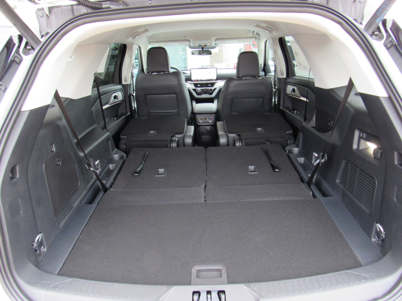 Ford Explorer Active 4WD 2026 Ford Explorer Active 4WD 2026