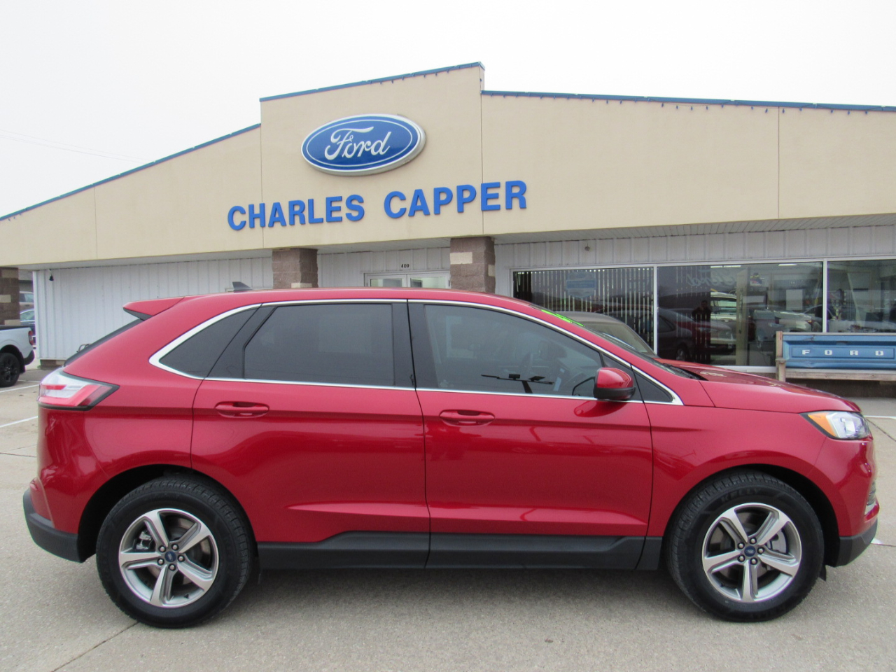 2022 Ford Edge SEL photo 4