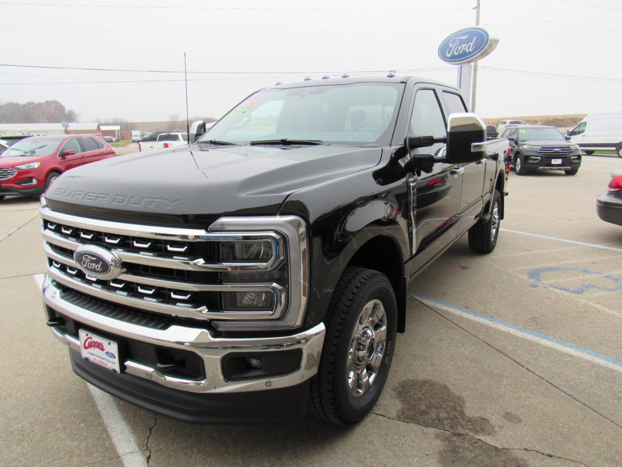 Ford Super Duty F-350 SRW Lariat 4WD Crew Cab 8' Box 2026