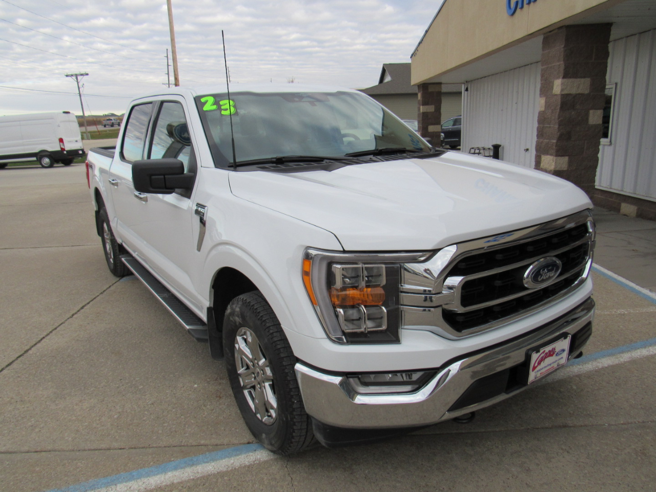 2023 Ford F-150 XLT photo 3