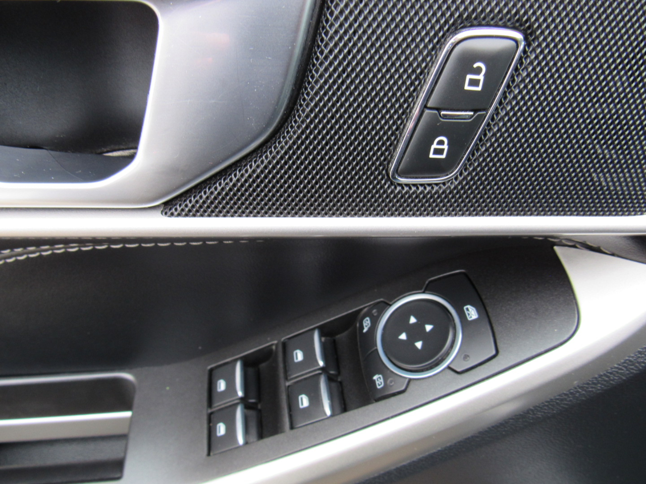 Ford Explorer XLT 4WD 2022