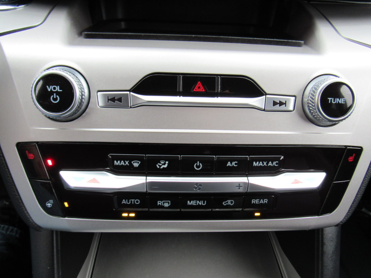 Ford Explorer XLT 4WD 2022