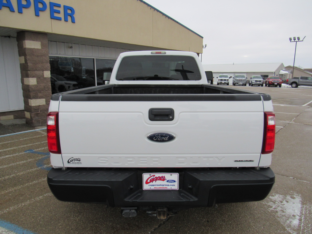 Ford Super Duty F-350 DRW 4WD Reg Cab 137" XLT 2015