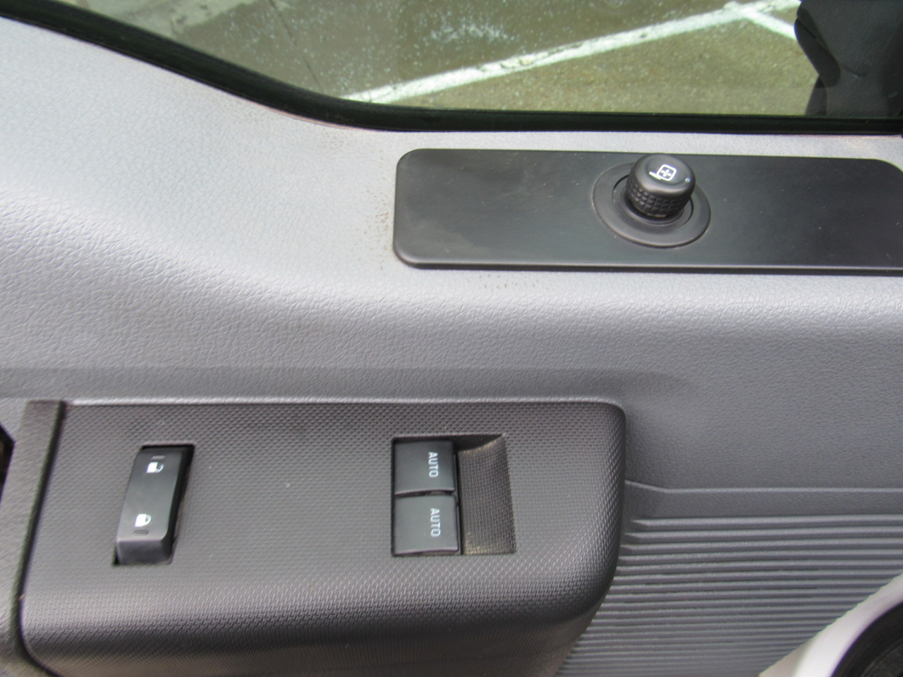 Ford Super Duty F-350 DRW 4WD Reg Cab 137" XLT 2015