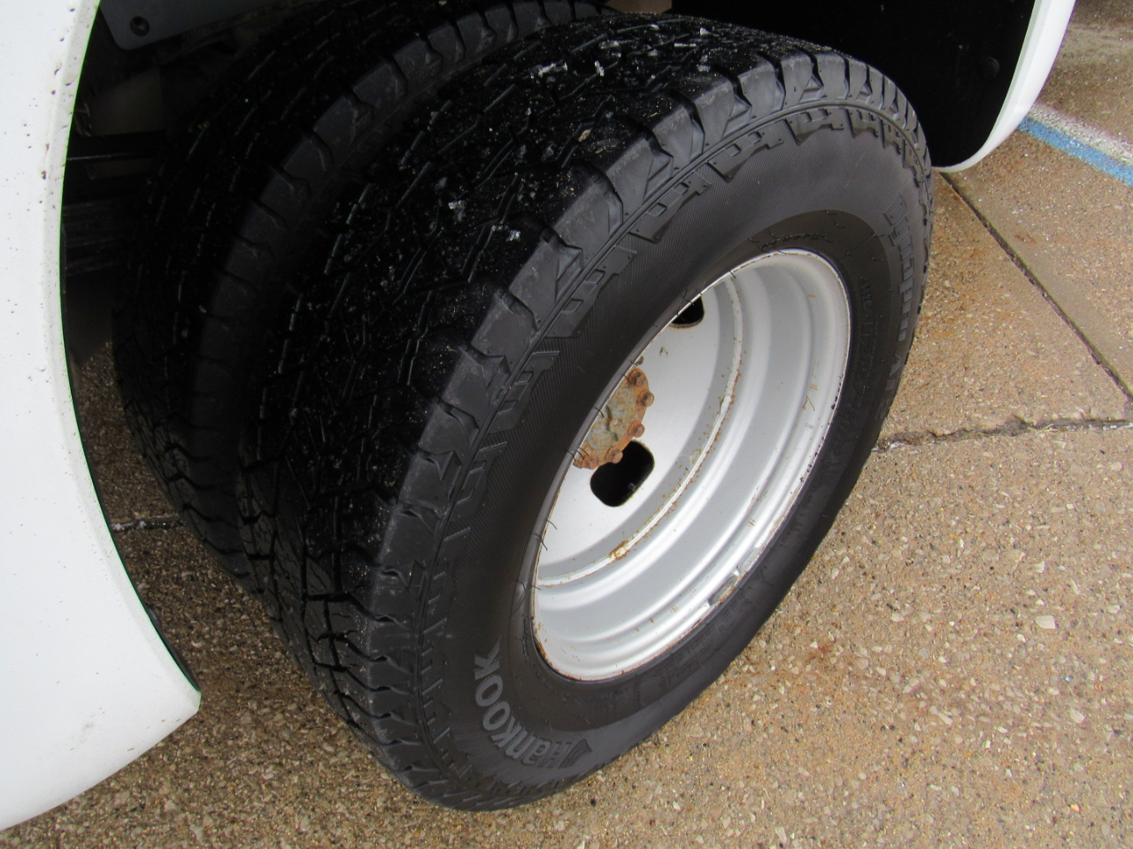 Ford Super Duty F-350 DRW 4WD Reg Cab 137" XLT 2015