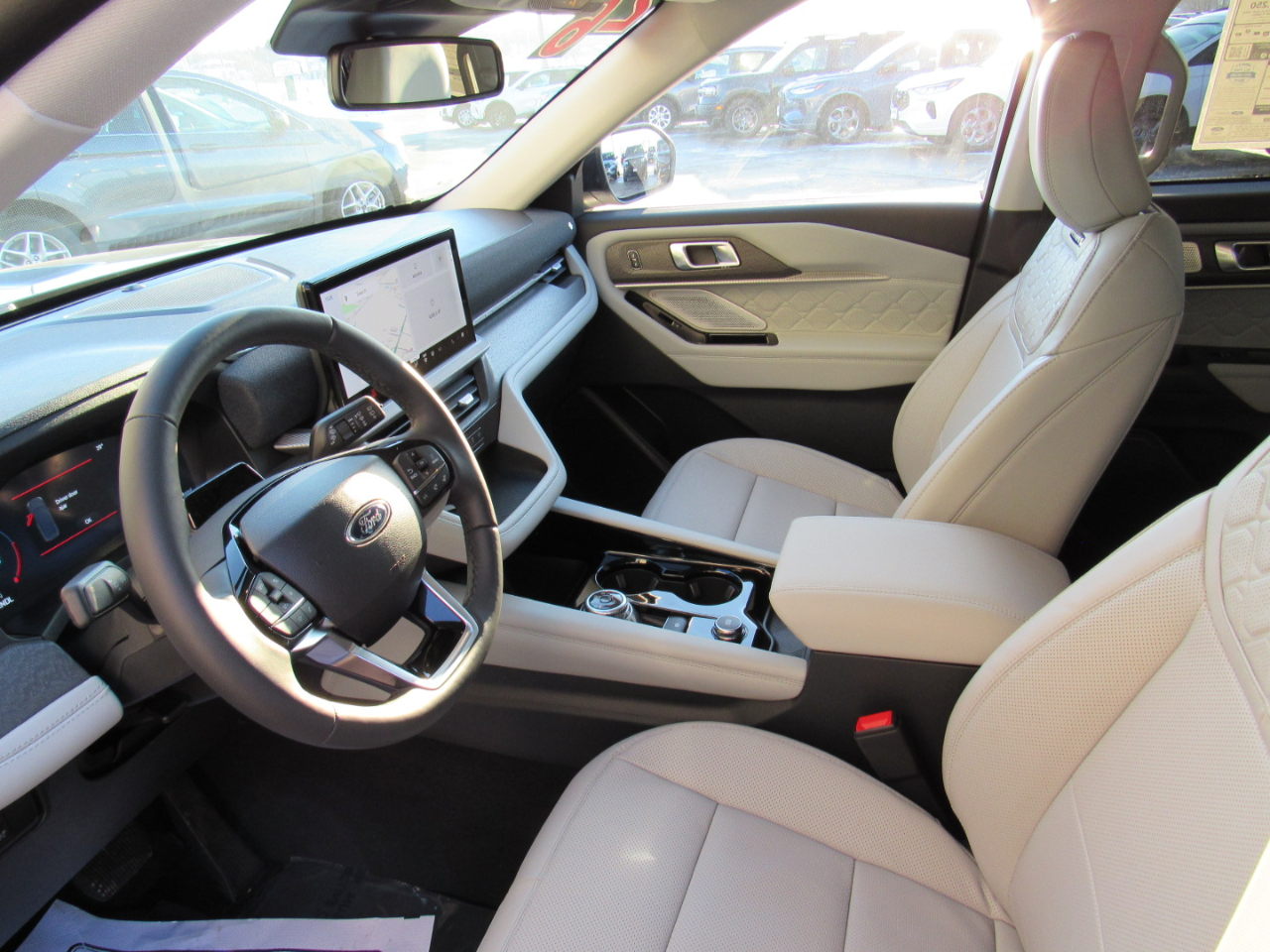 Ford Explorer Platinum 4WD 2026