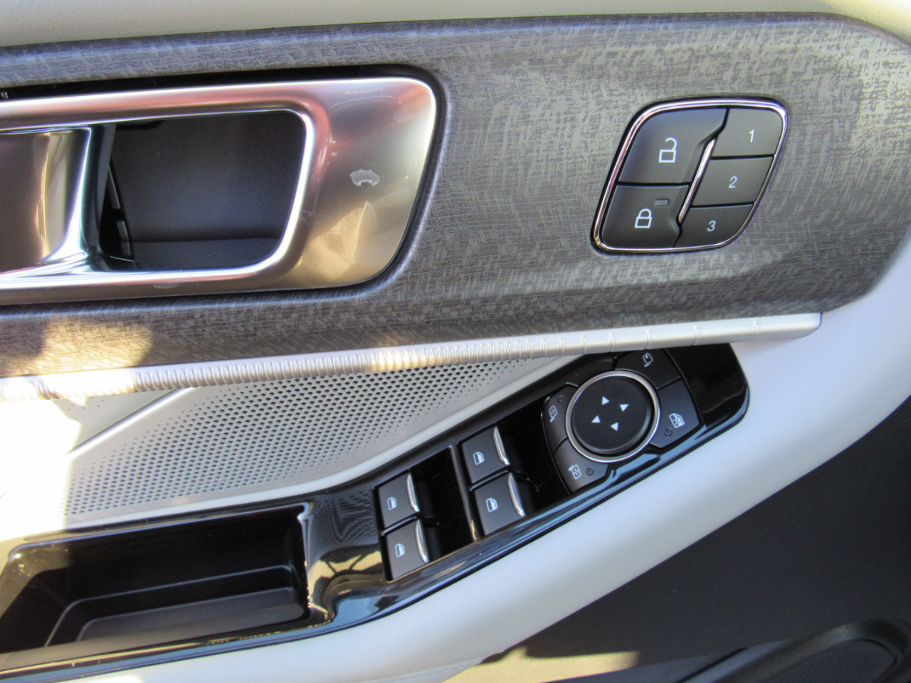 Ford Explorer Platinum 4WD 2026