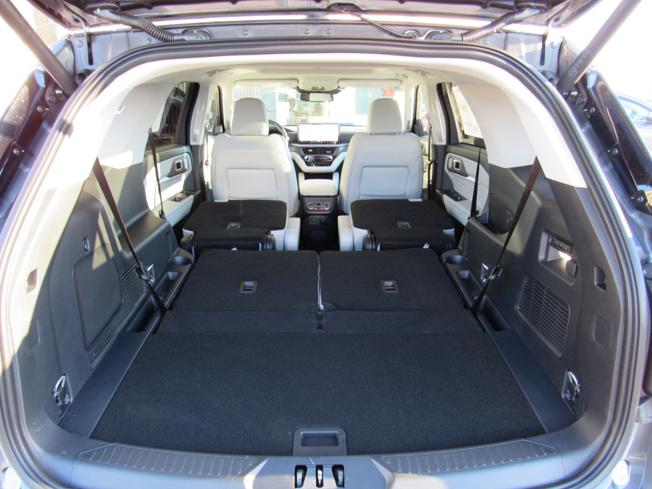 Ford Explorer Platinum 4WD 2026