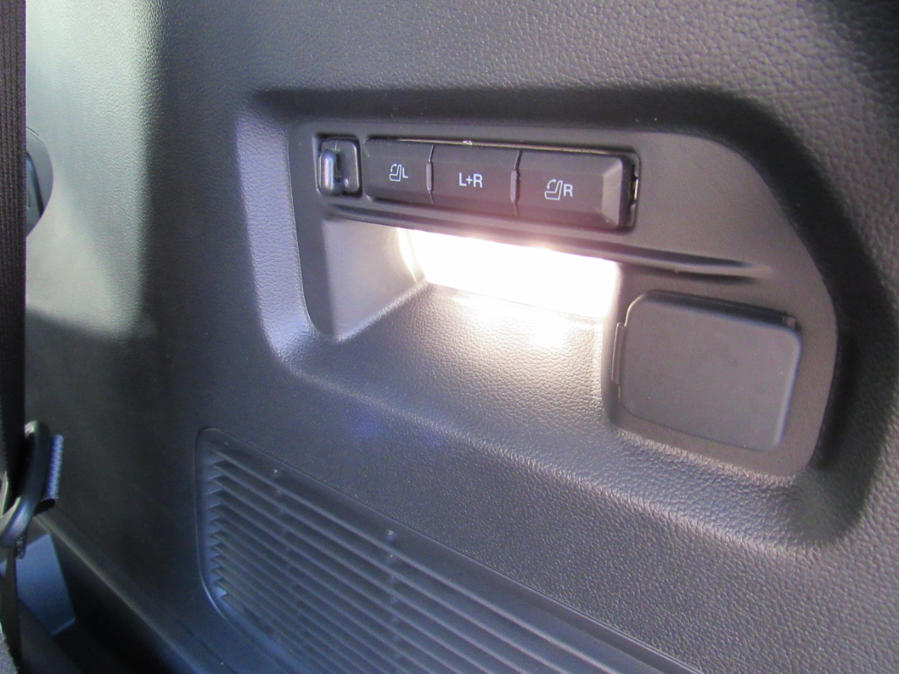 Ford Explorer Platinum 4WD 2026