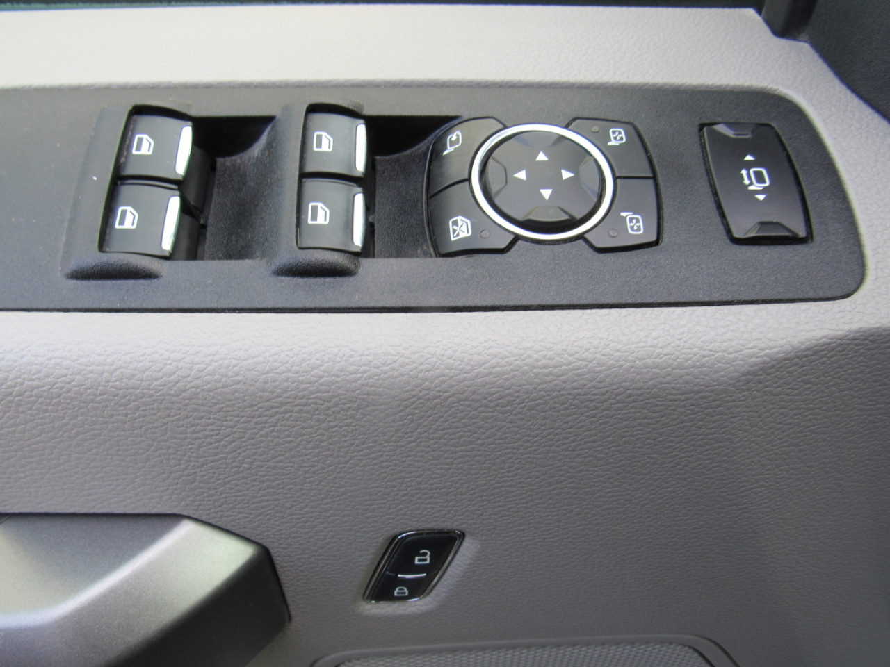 Ford Super Duty F-250 SRW XLT 4WD SuperCab 6.75' Box 2017