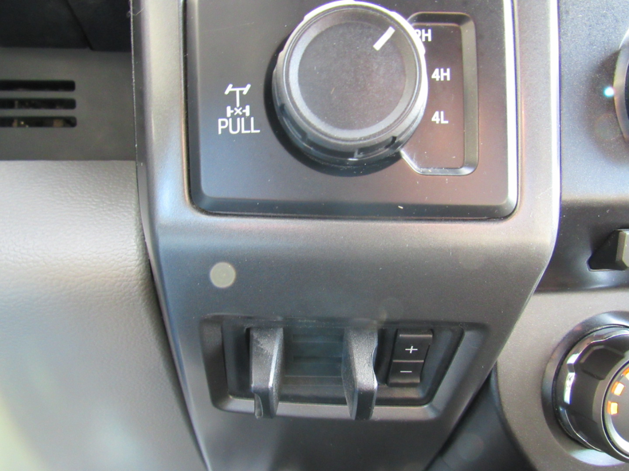 Ford Super Duty F-250 SRW XLT 4WD SuperCab 6.75' Box 2017