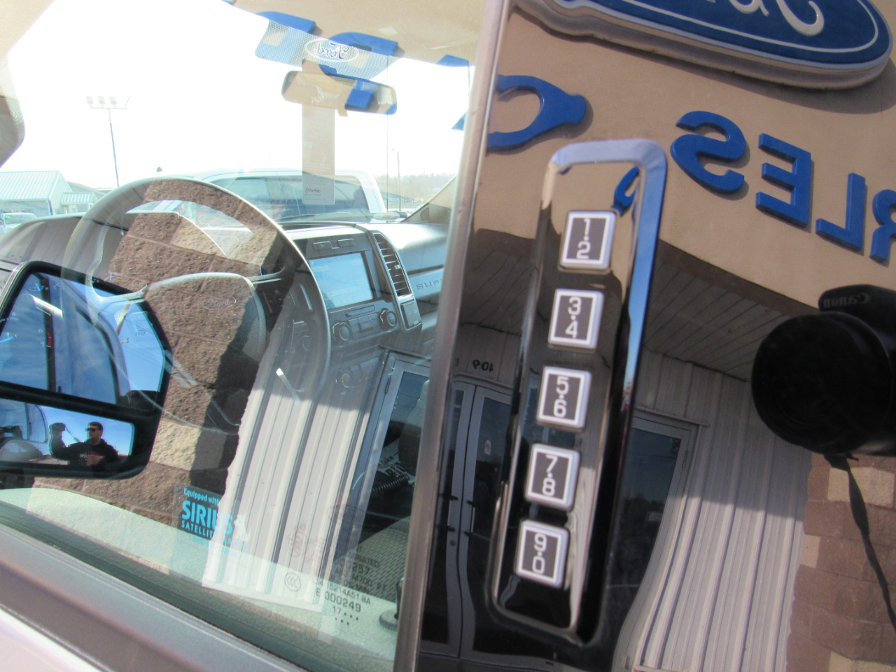 Ford Super Duty F-250 SRW XLT 4WD SuperCab 6.75' Box 2017