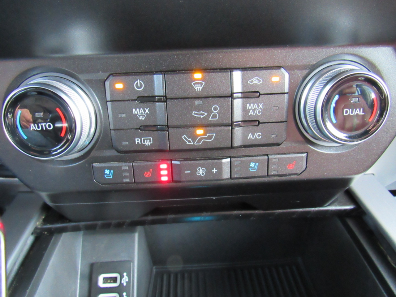 Ford F-150 Platinum SuperCrew 5.5-ft. Bed 4WD 2019