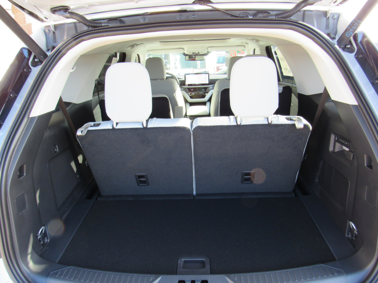 Ford Explorer Platinum 4WD 2026