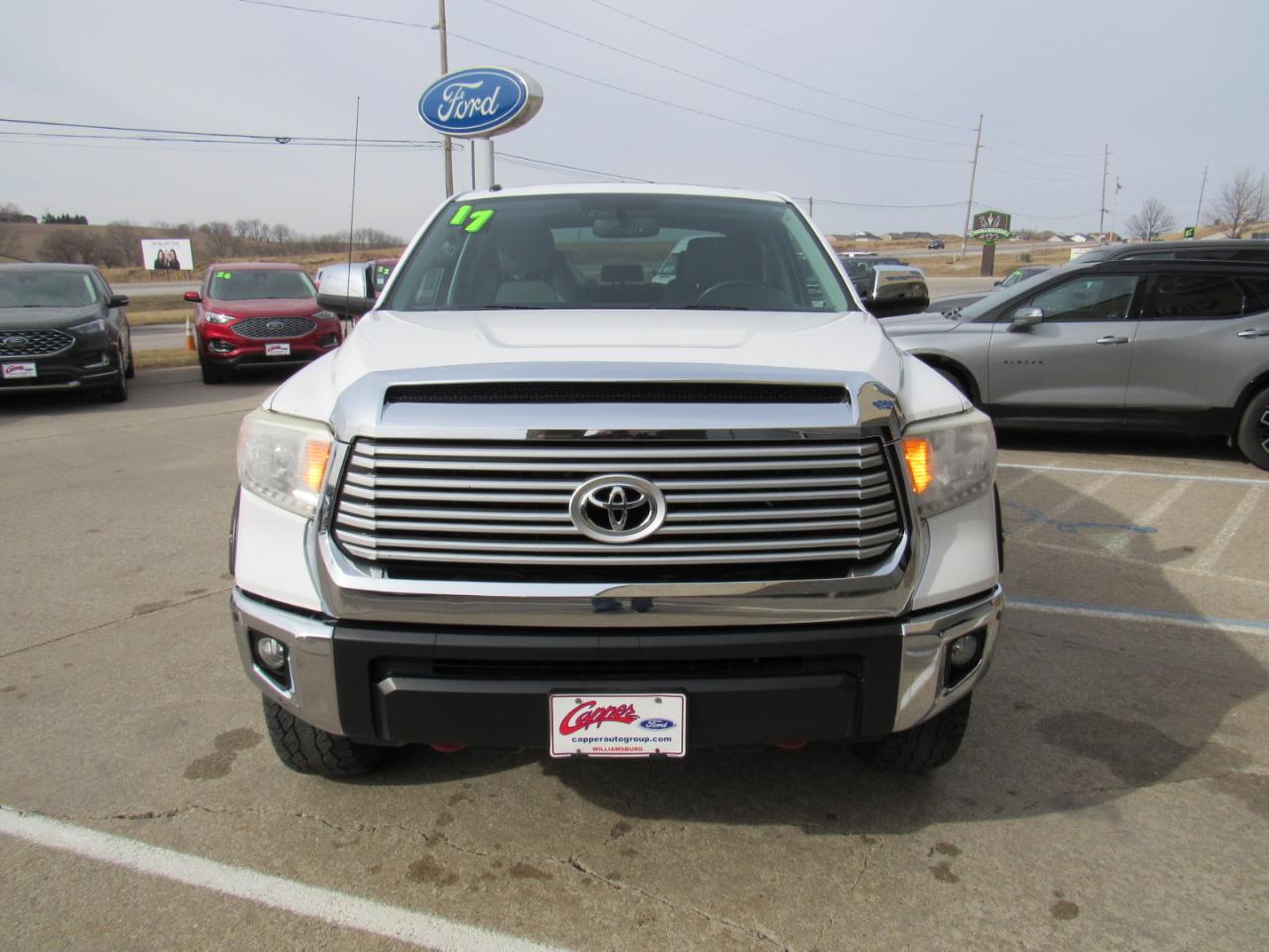 Toyota Tundra 4WD Limited CrewMax 5.5' Bed 5.7L FFV (Natl) 2017