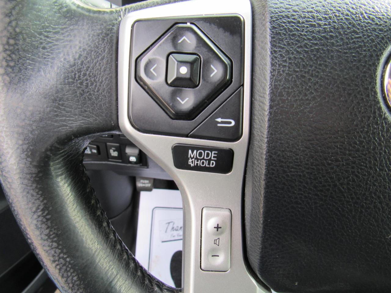 Toyota Tundra 4WD Limited CrewMax 5.5' Bed 5.7L FFV (Natl) 2017