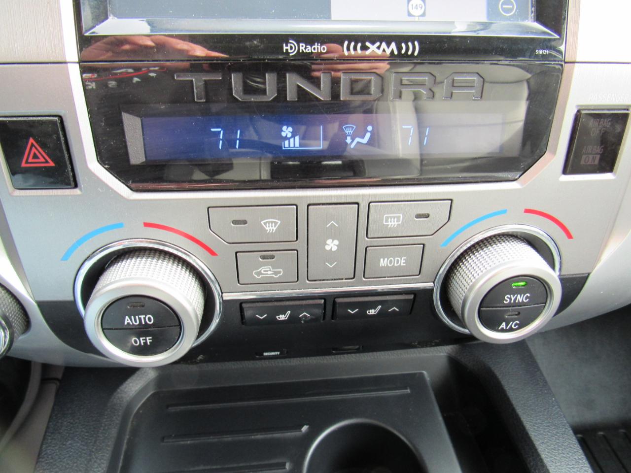 Toyota Tundra 4WD Limited CrewMax 5.5' Bed 5.7L FFV (Natl) 2017