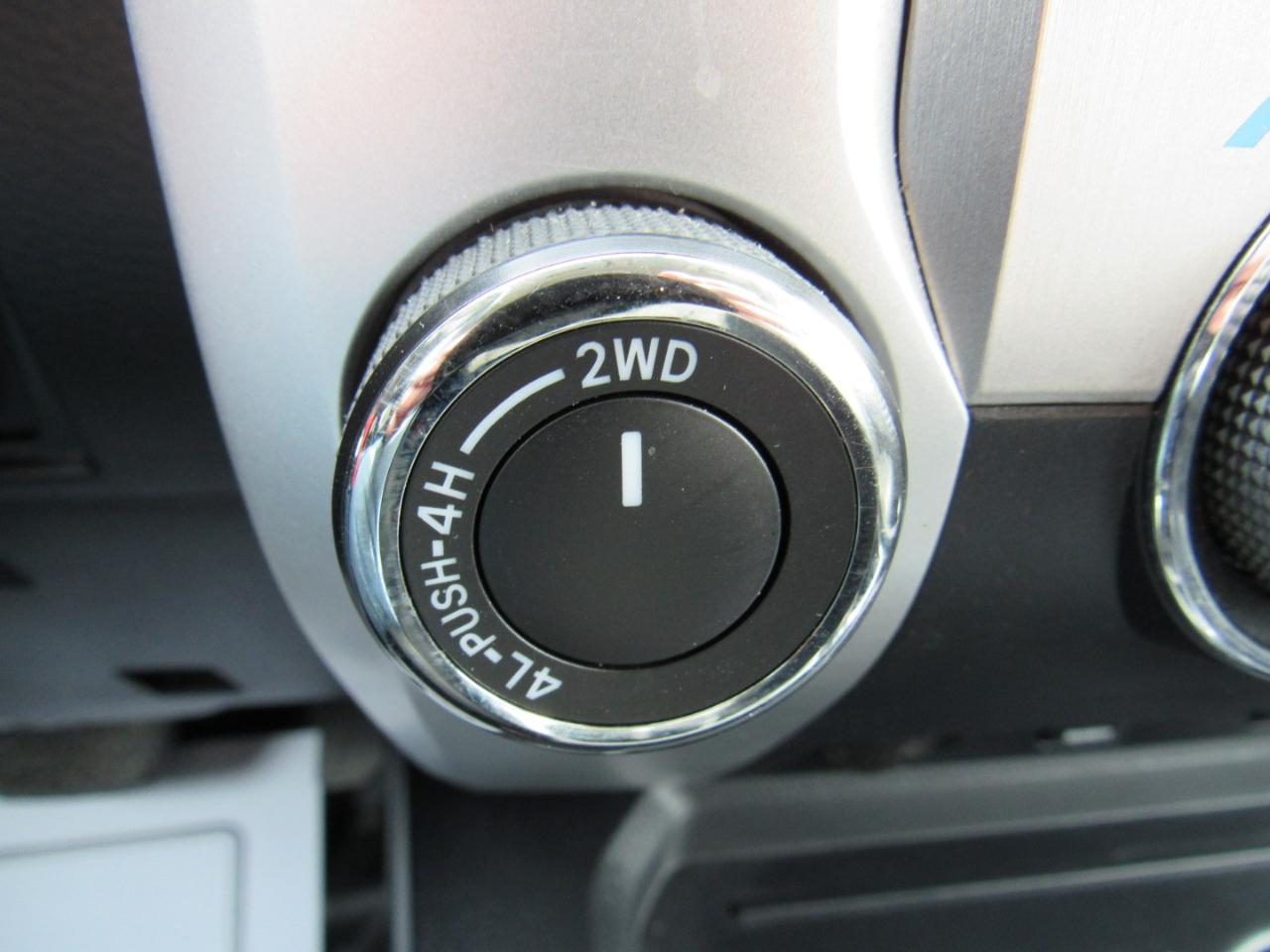 Toyota Tundra 4WD Limited CrewMax 5.5' Bed 5.7L FFV (Natl) 2017