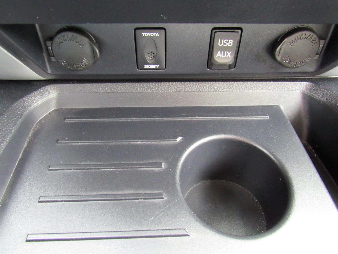 Toyota Tundra 4WD Limited CrewMax 5.5' Bed 5.7L FFV (Natl) 2017