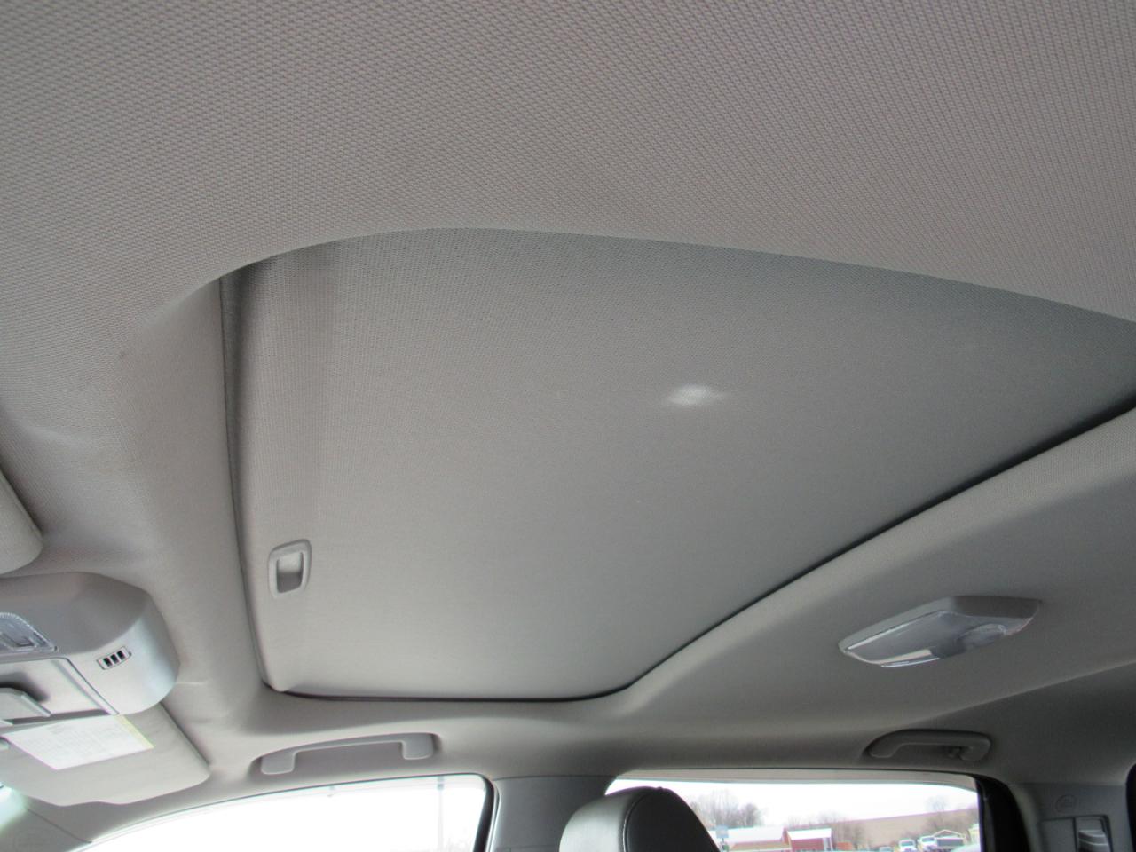 Toyota Tundra 4WD Limited CrewMax 5.5' Bed 5.7L FFV (Natl) 2017