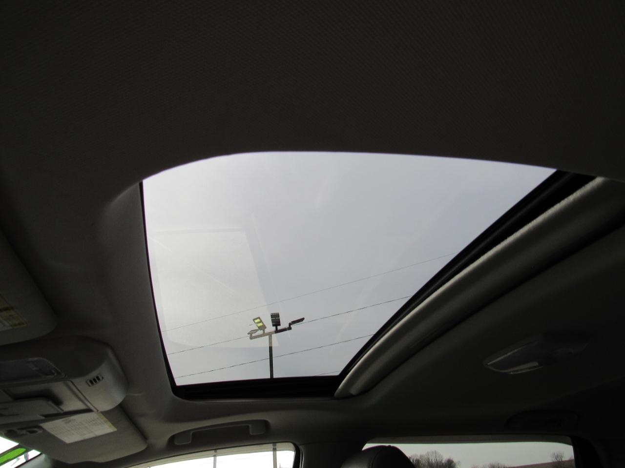 Toyota Tundra 4WD Limited CrewMax 5.5' Bed 5.7L FFV (Natl) 2017