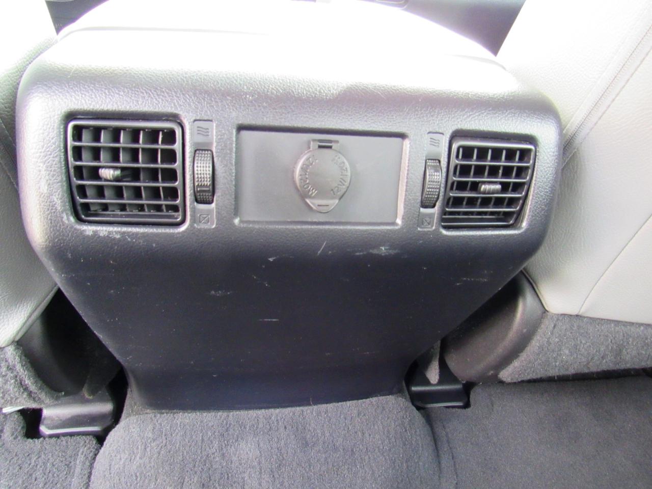 Toyota Tundra 4WD Limited CrewMax 5.5' Bed 5.7L FFV (Natl) 2017