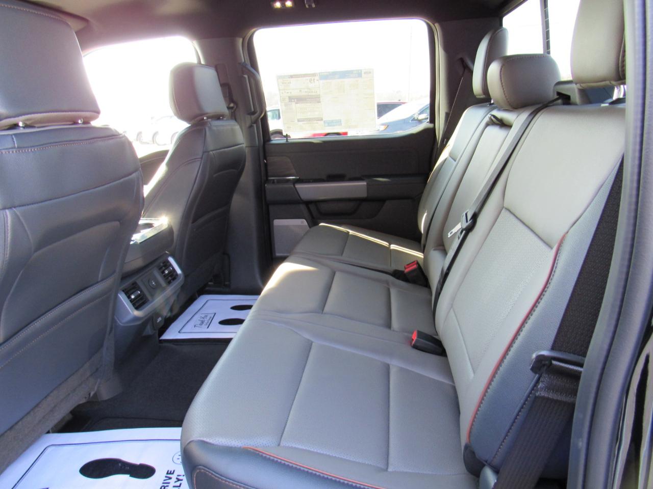 Ford F-150 Lariat 4WD SuperCrew 5.5' Box 2026