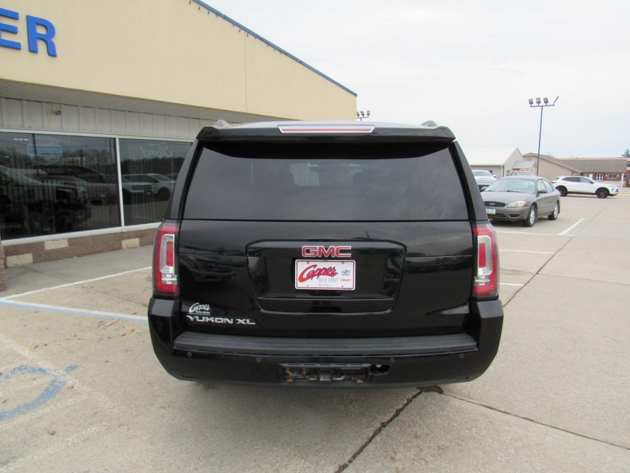 GMC Yukon XL 4WD 4dr SLE 2016