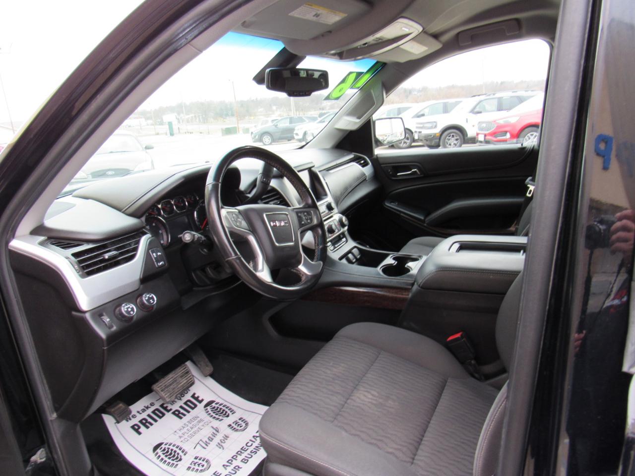 GMC Yukon XL 4WD 4dr SLE 2016