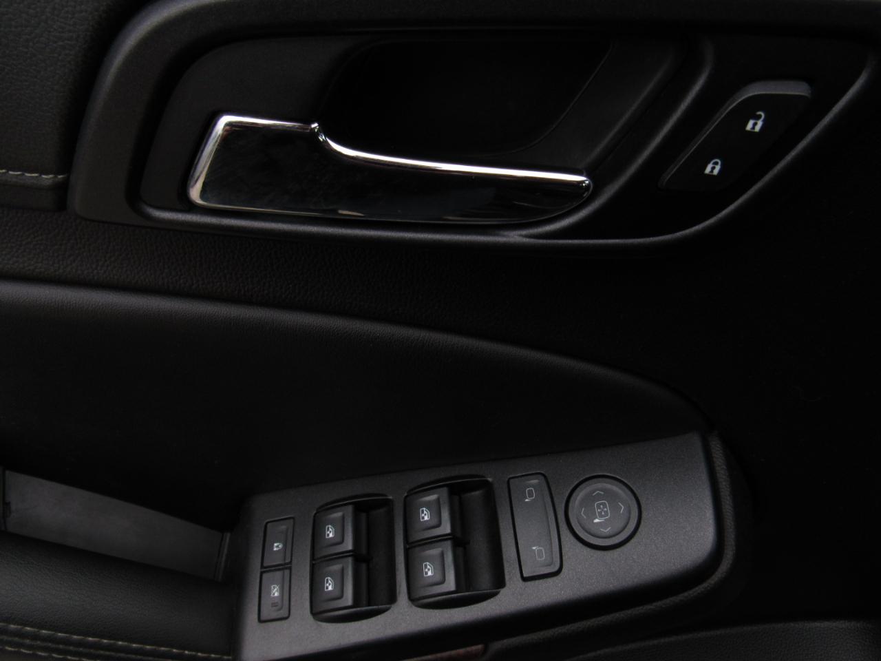 GMC Yukon XL 4WD 4dr SLE 2016