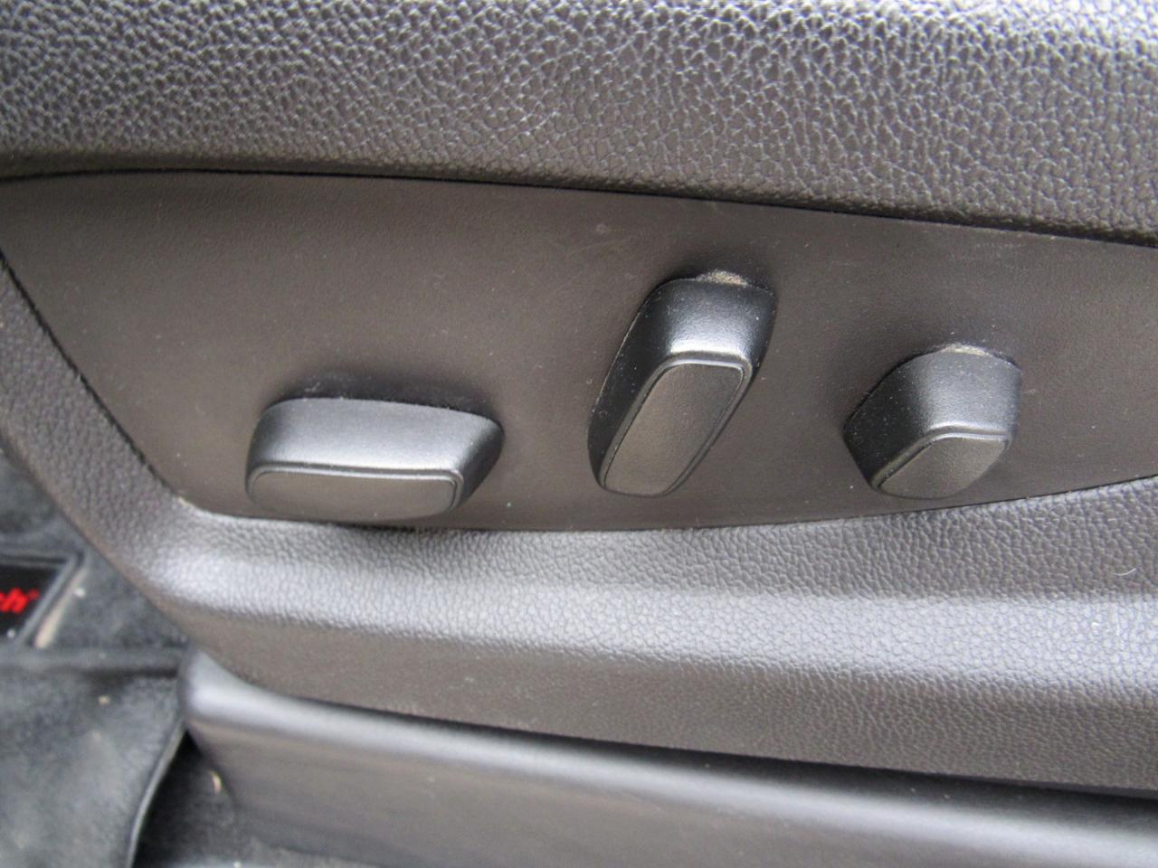 GMC Yukon XL 4WD 4dr SLE 2016