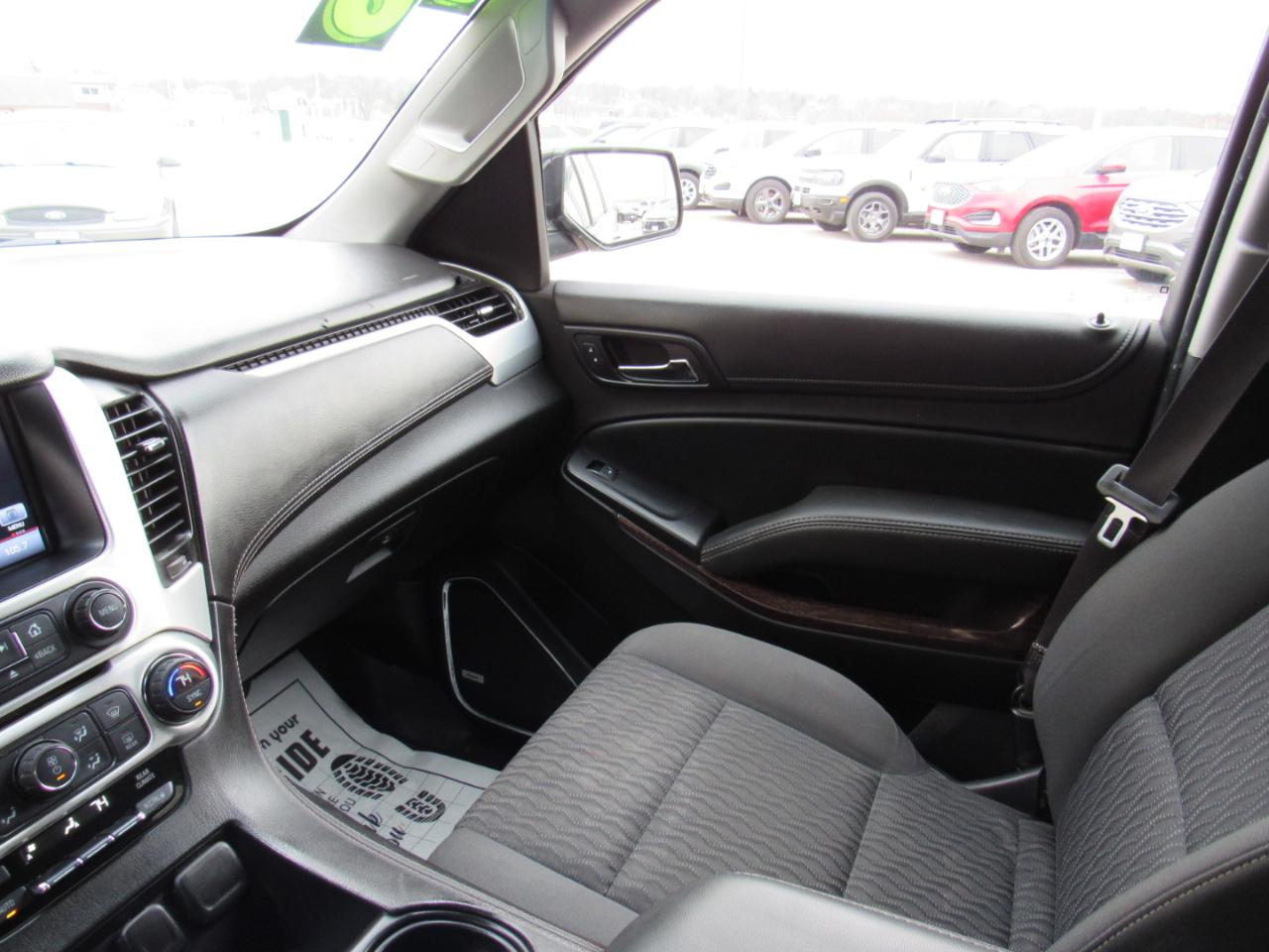 GMC Yukon XL 4WD 4dr SLE 2016