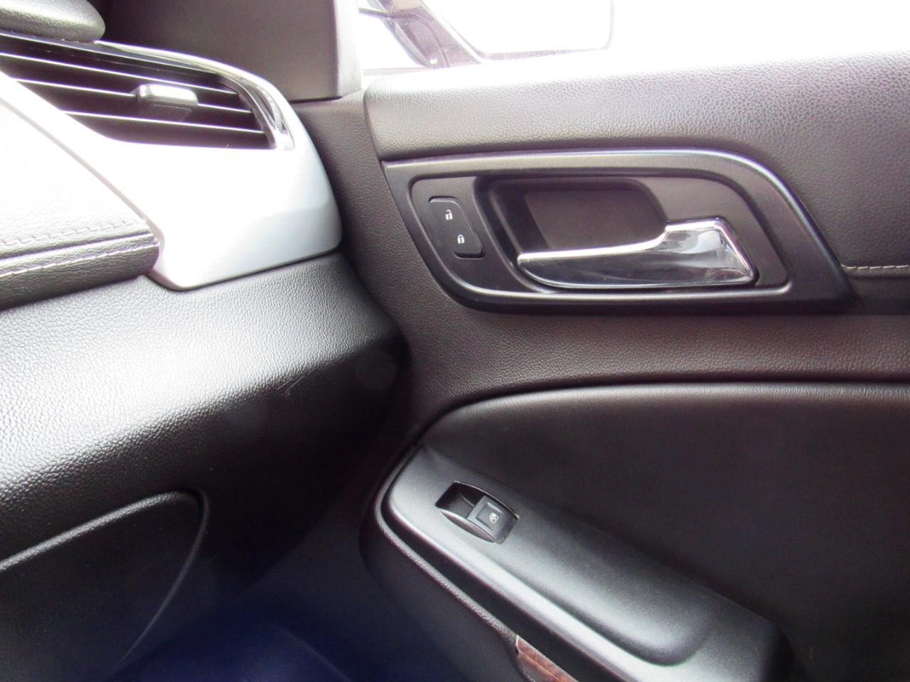 GMC Yukon XL 4WD 4dr SLE 2016