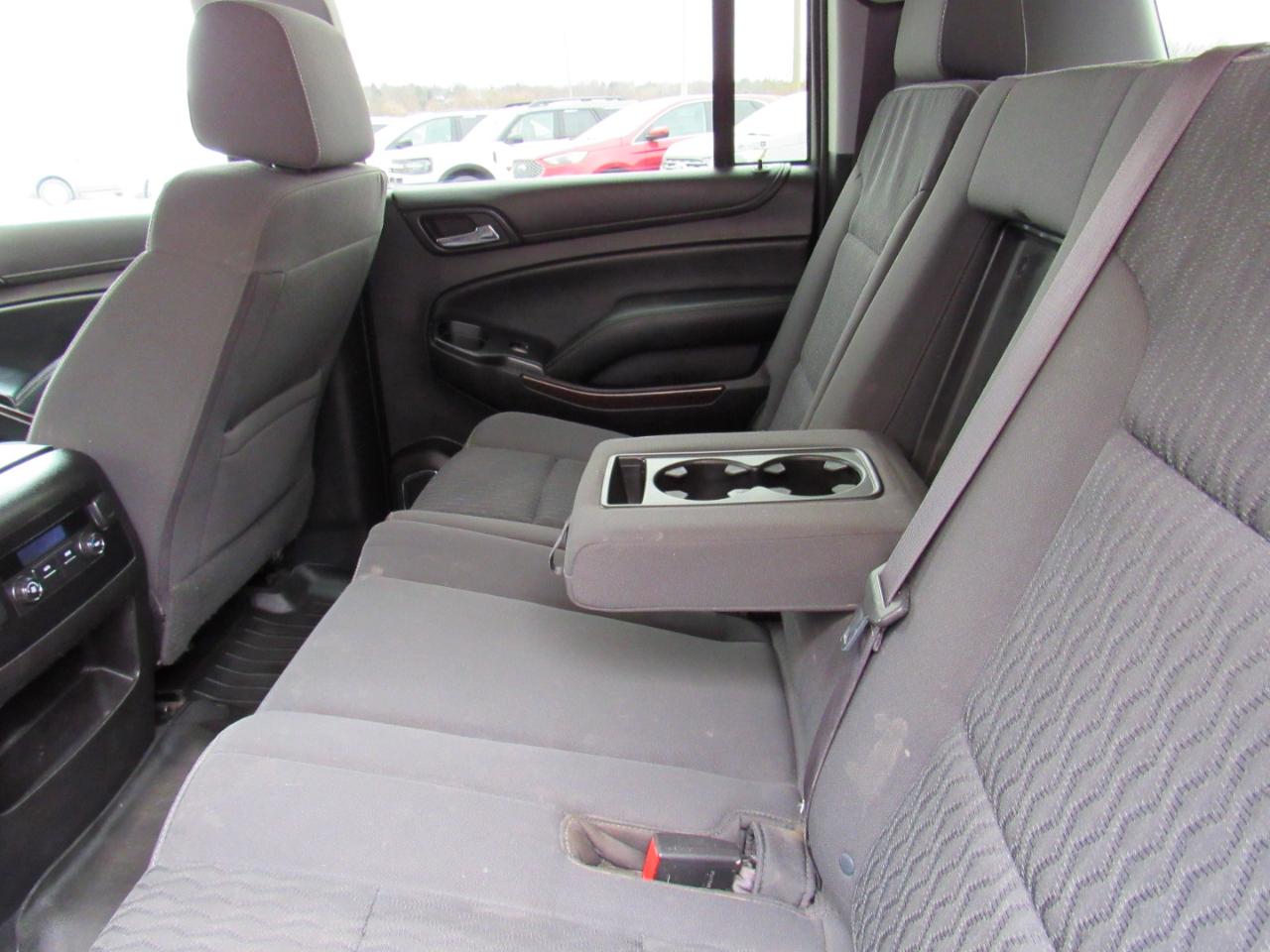 GMC Yukon XL 4WD 4dr SLE 2016