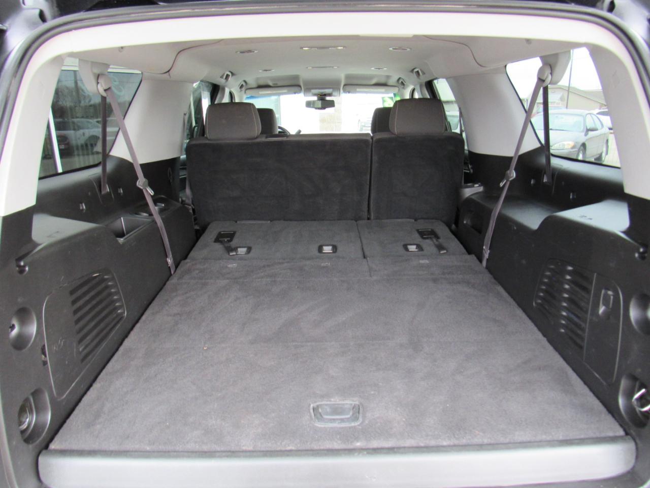 GMC Yukon XL 4WD 4dr SLE 2016