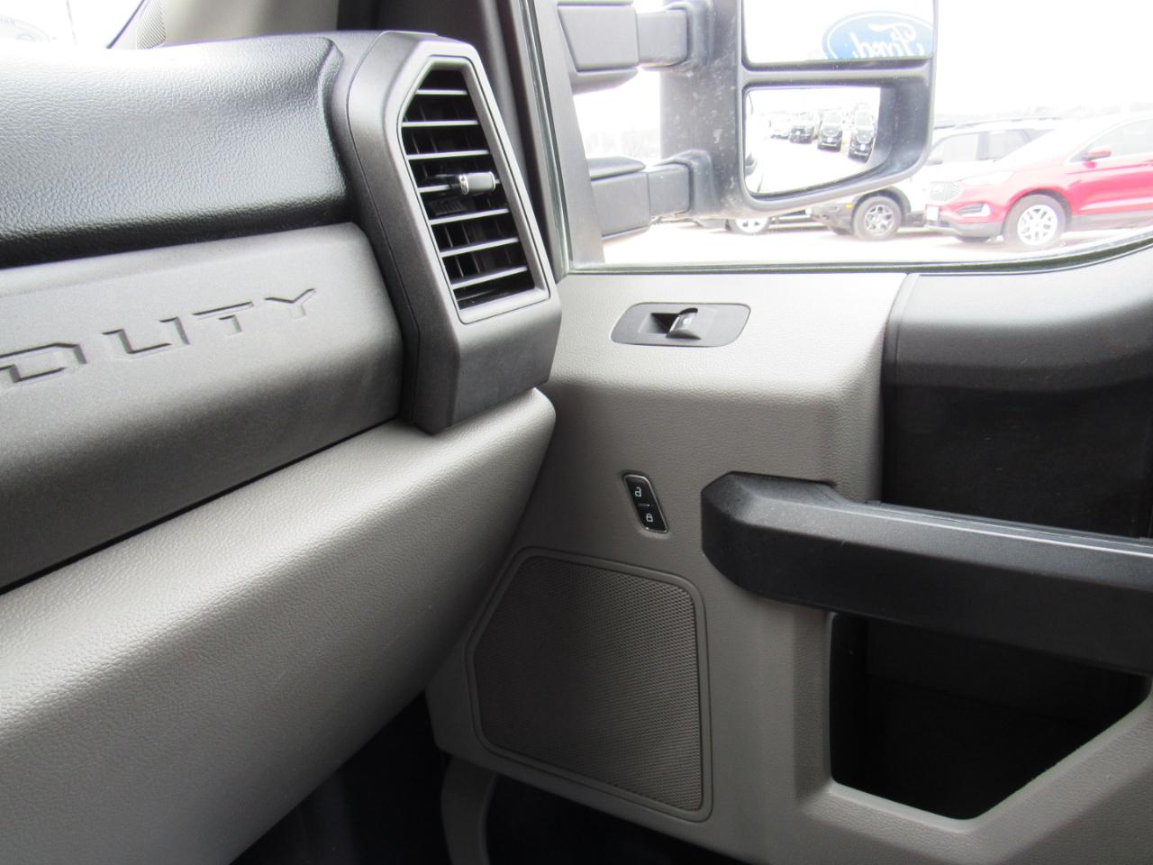 Ford Super Duty F-350 SRW XL 4WD SuperCab 8' Box 2020