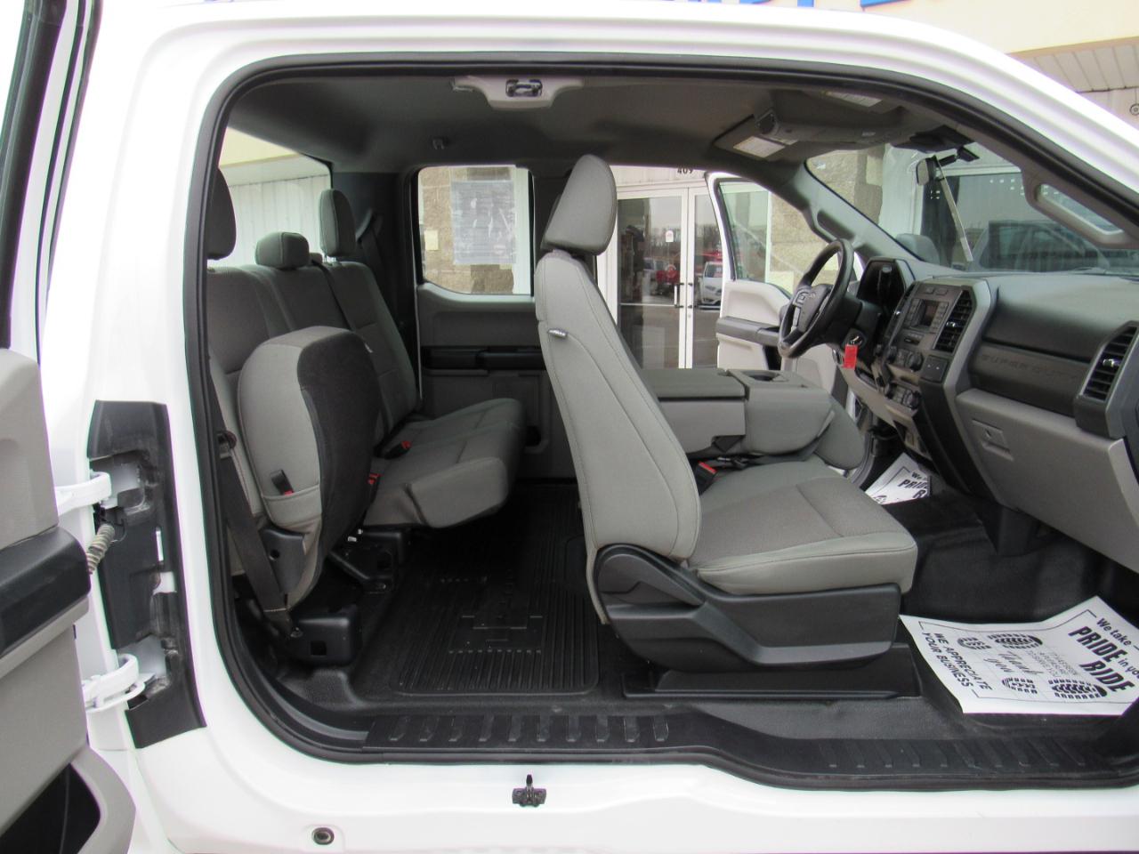 Ford Super Duty F-350 SRW XL 4WD SuperCab 8' Box 2020