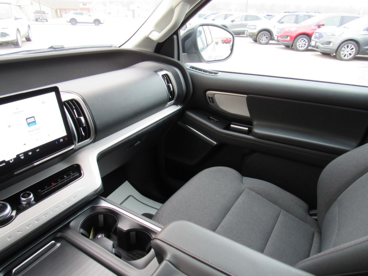 Ford Expedition Active 4x4 2025