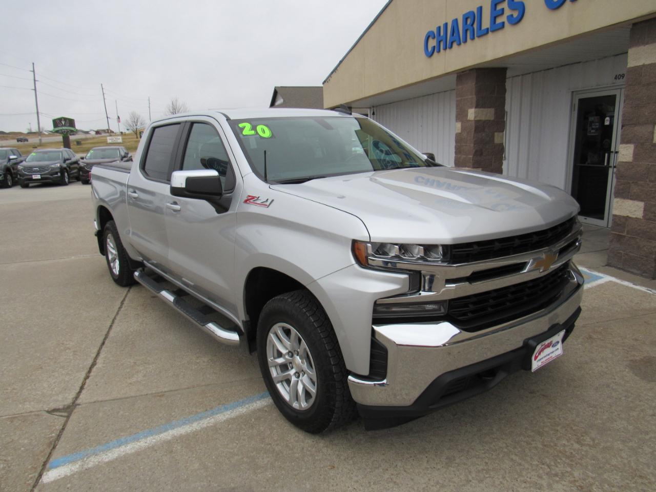 Chevrolet Silverado 1500 4WD Crew Cab 147" LT 2020