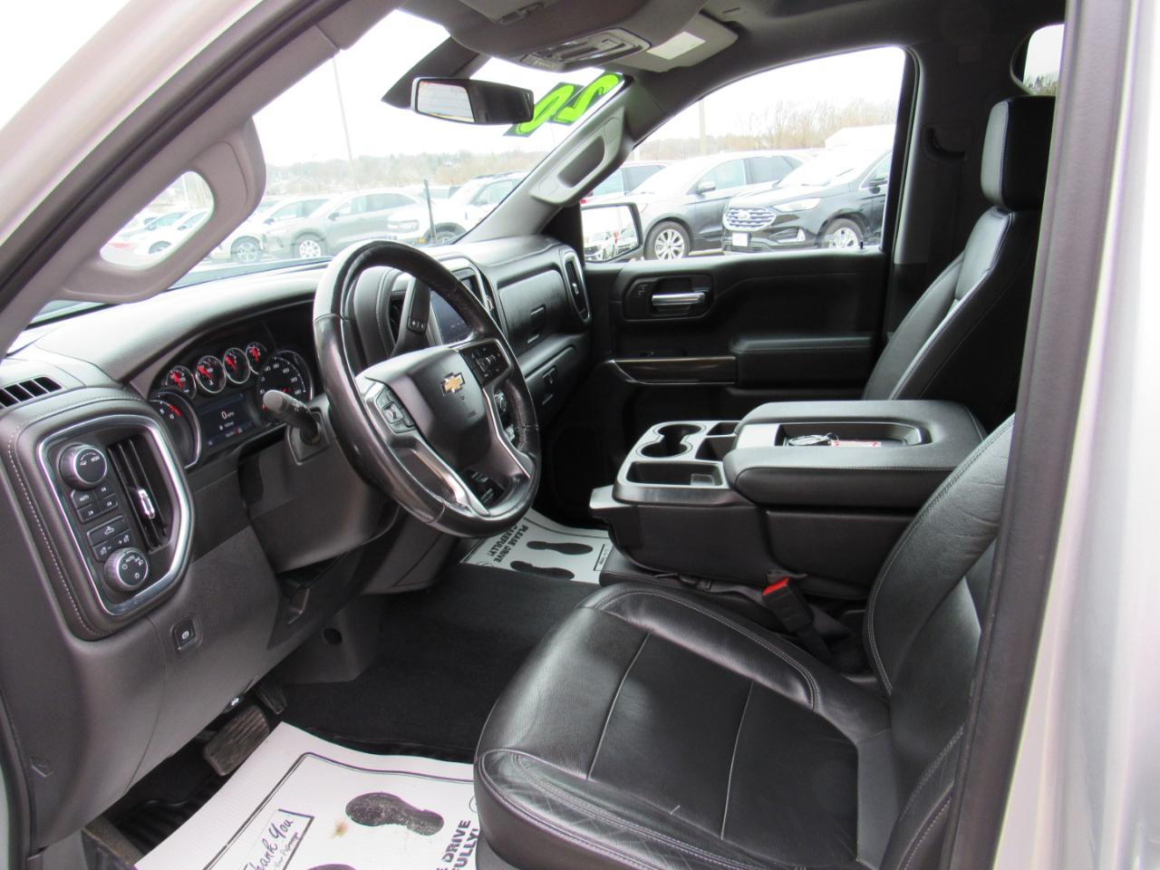 Chevrolet Silverado 1500 4WD Crew Cab 147" LT 2020