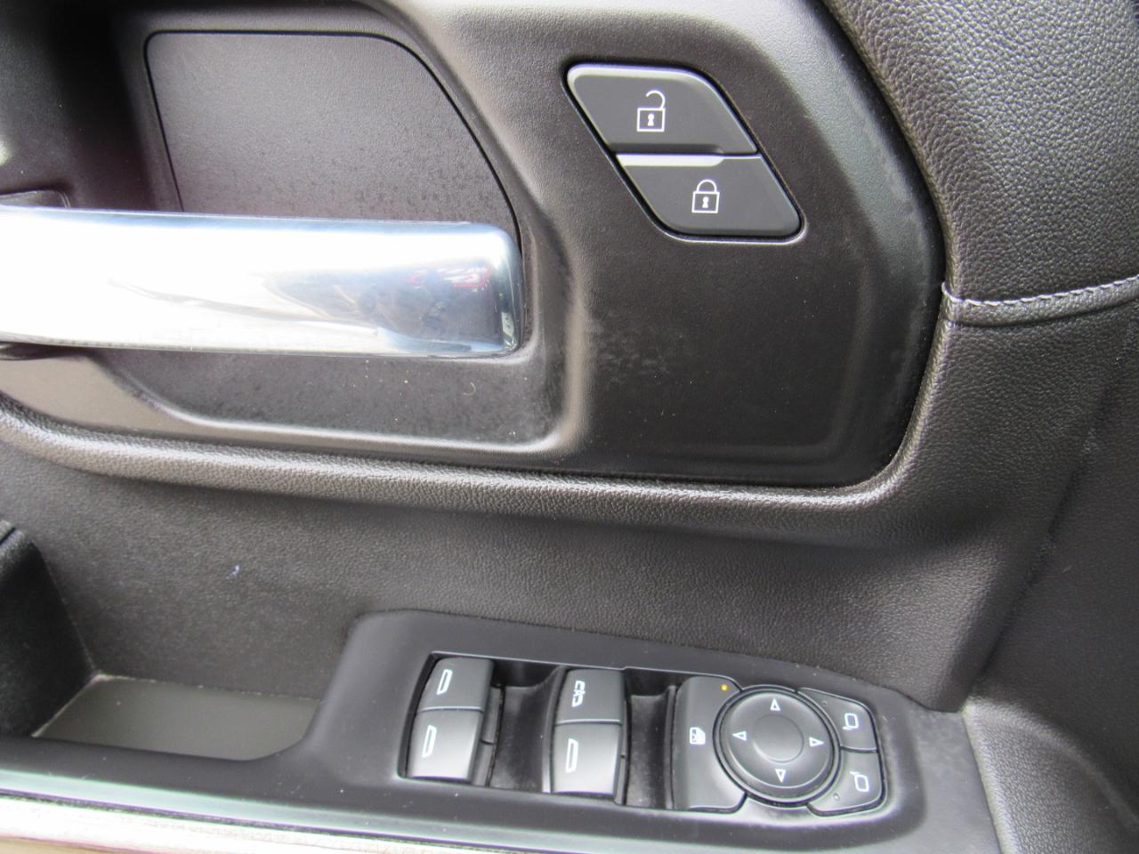 Chevrolet Silverado 1500 4WD Crew Cab 147" LT 2020