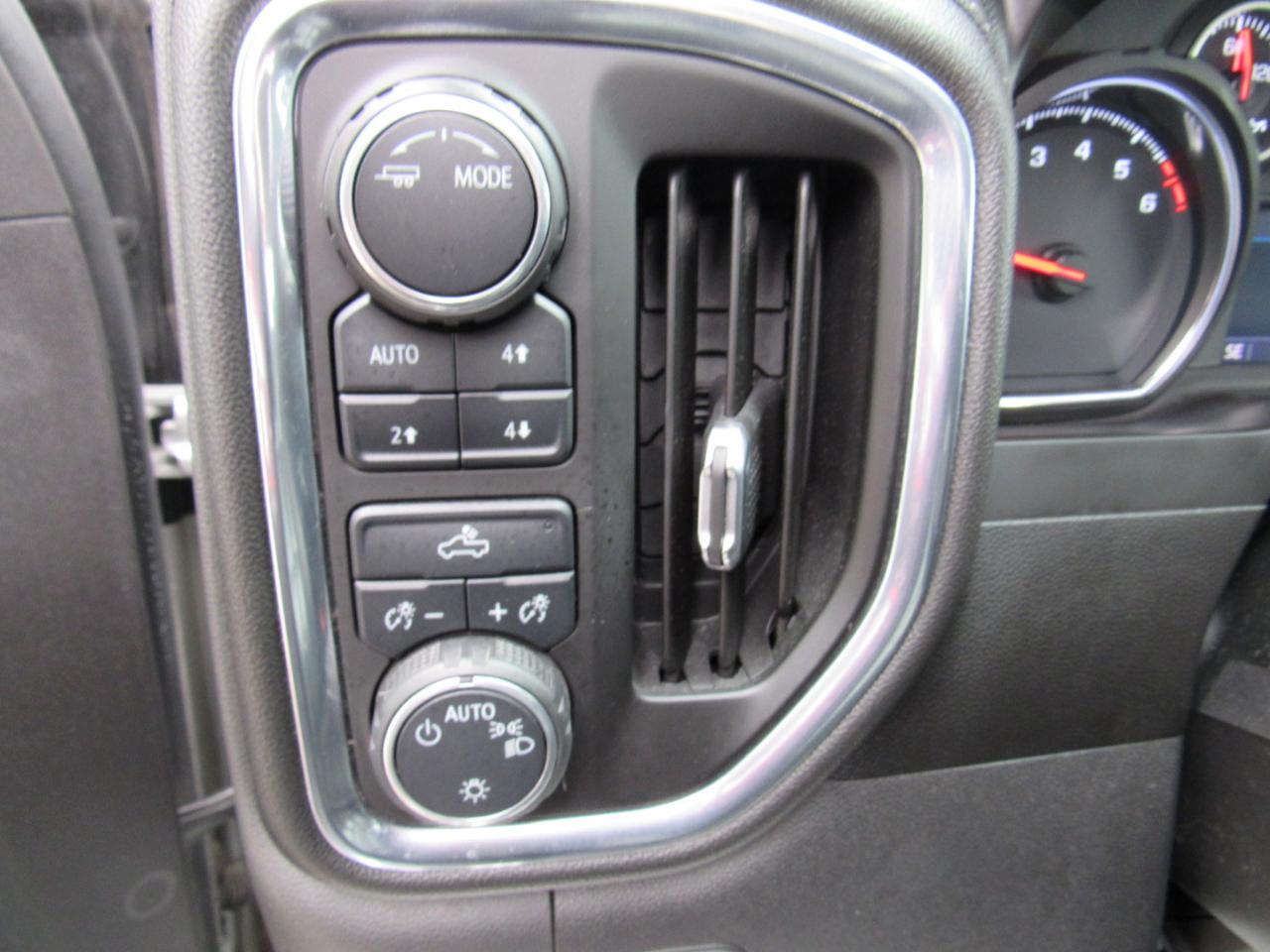 Chevrolet Silverado 1500 4WD Crew Cab 147" LT 2020