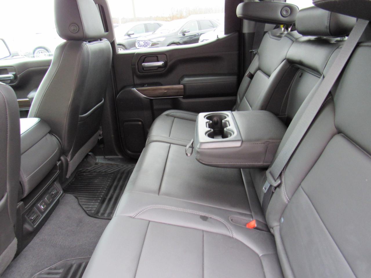 Chevrolet Silverado 1500 4WD Crew Cab 147" LT 2020