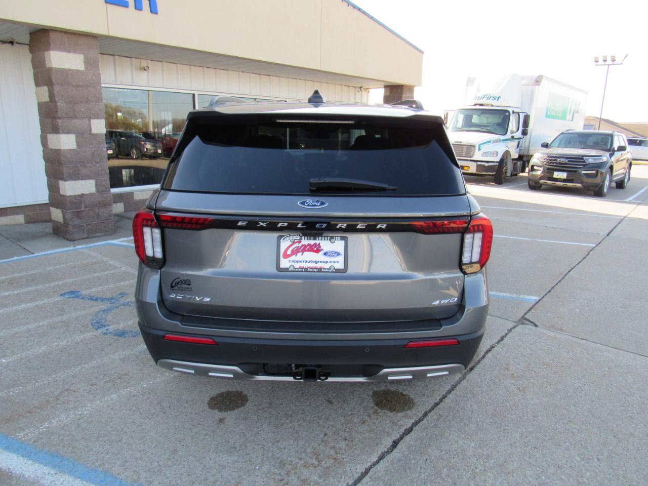 Ford Explorer Active w/200A Pkg 4WD 2026