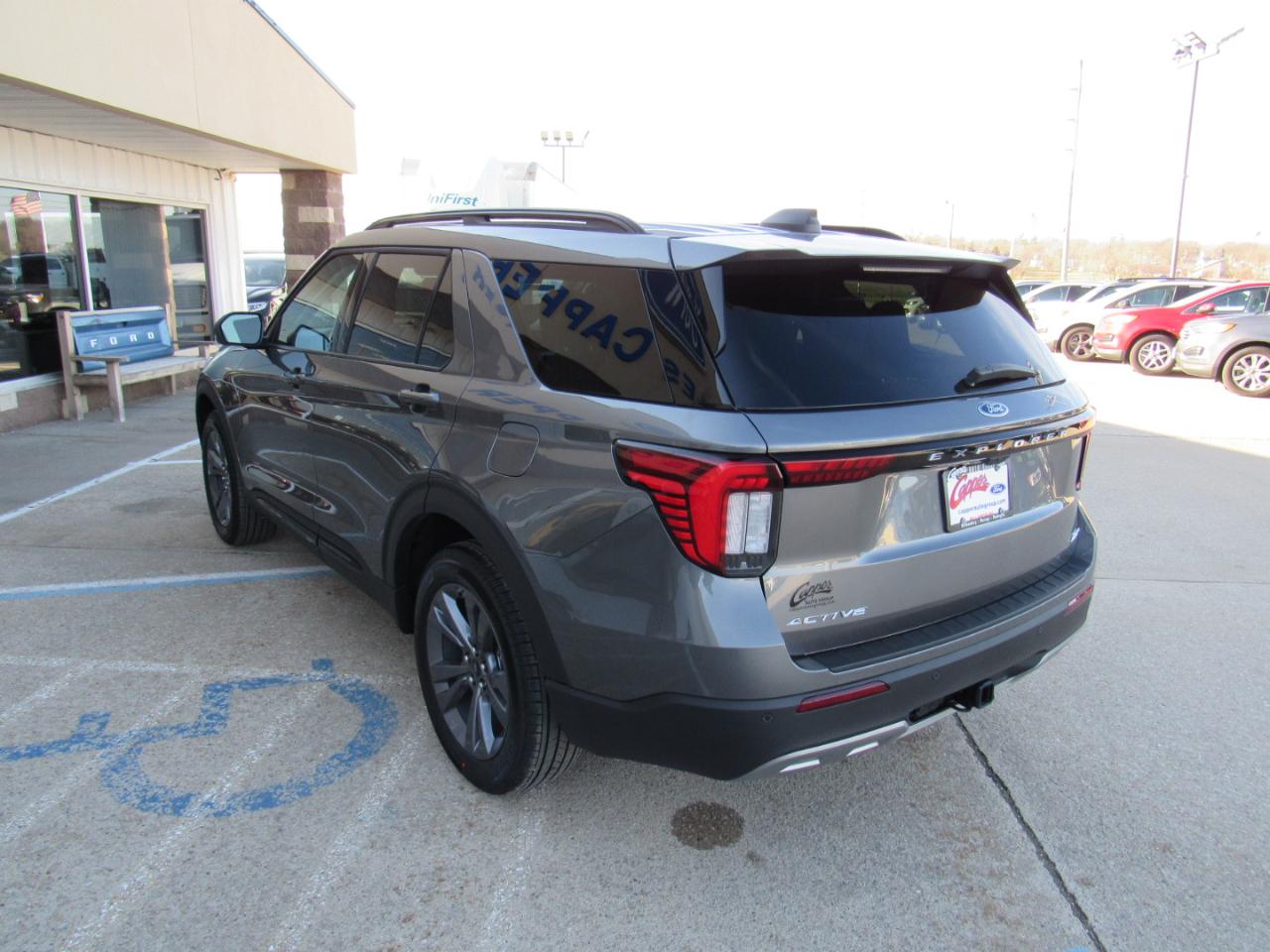Ford Explorer Active w/200A Pkg 4WD 2026