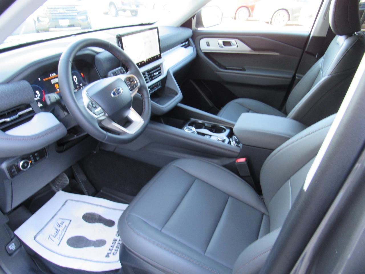 Ford Explorer Active w/200A Pkg 4WD 2026